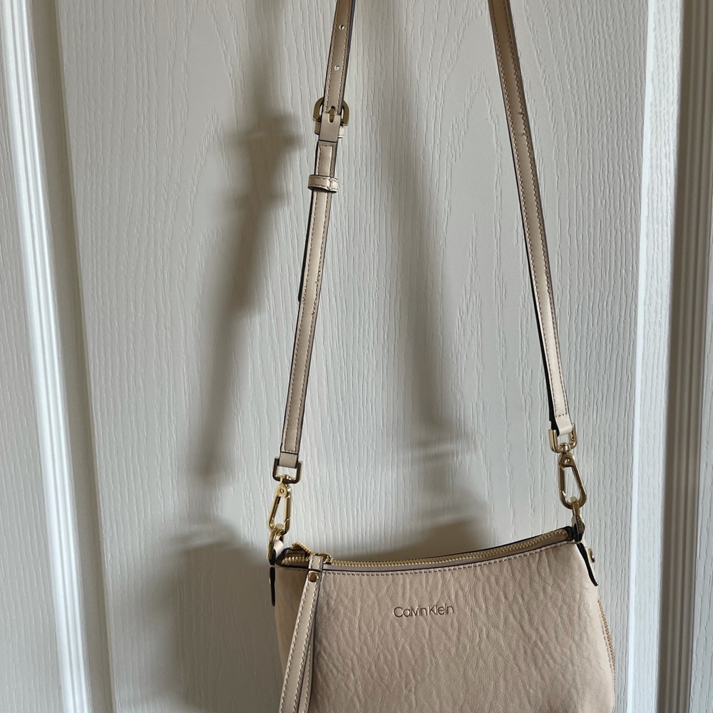 Enzo angiolini and Calvin Klein travel purses